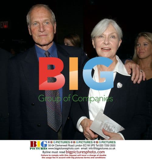 Paul Newman, Joanne Woodward, Tom Hanks, Jude Law at 'Road to Perdition' Premiere