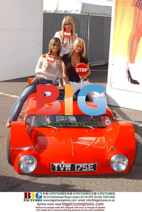 JAKKI, JO AND NICOLA AT MAX POWER LIVE 2002