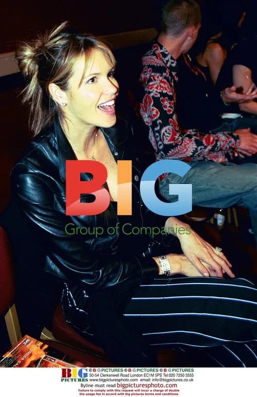 SUPERMODEL ELLE MCPHERSON AT ULTIMATE FIGHTING CHAMPIONSHIPS