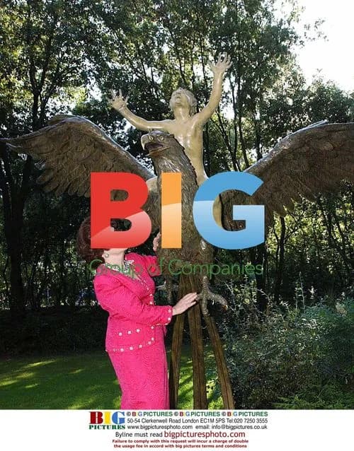 Gina Lollobrigida with Sculpture