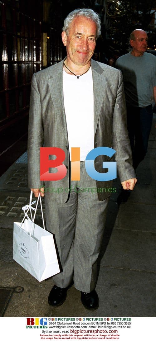 Actor Simon Callow leaving London restaurant