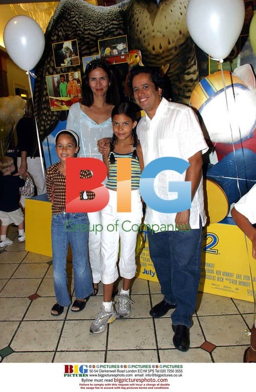 Jellybean Benitez and family at 'Stuart Little 2' screening
