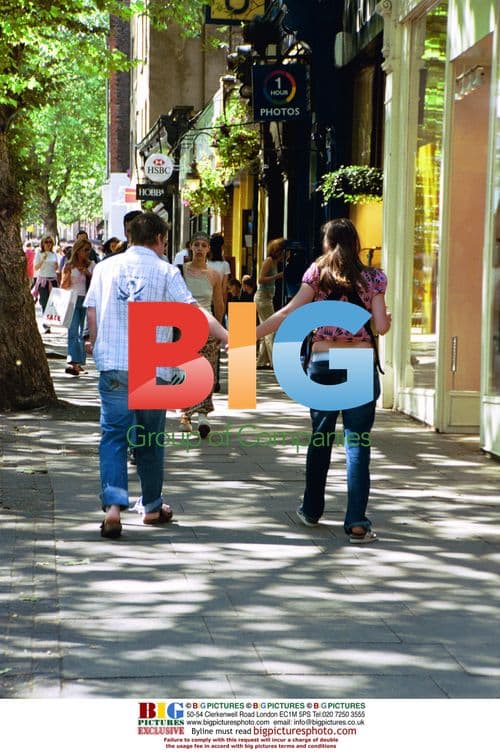 Jamie, Jools and Holly Oliver Shopping