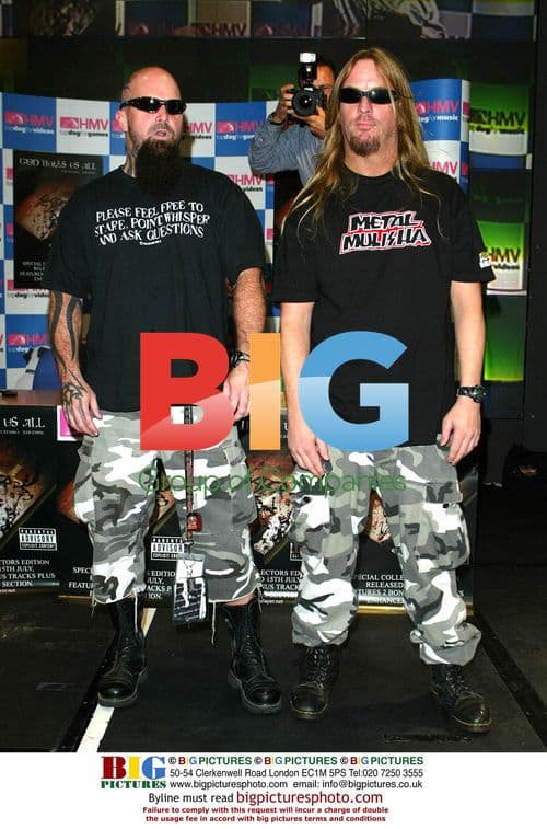 SLAYER signs new CD at HMV in London