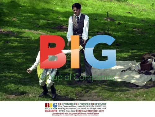 Kate Winslet and Johnnie Depp on set of 'Neverland'