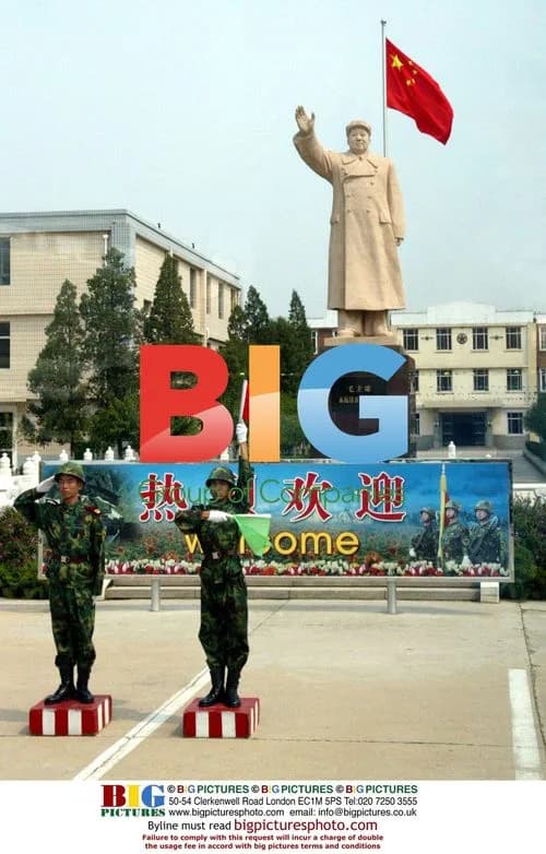 Mao Tsetung Statue at PLA Army Division
