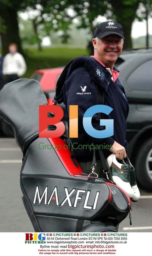 Sir Alex Goes for Round of Golf