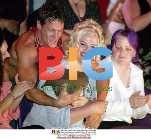 Chippendales dancer jokes with Anna Nicole Smith