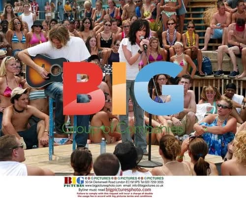 Jennifer Love Hewitt performs at MTV Beach House