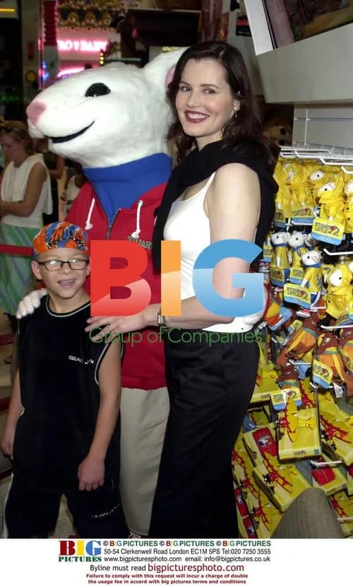 Stuart Little 2 cast at FAO Schwartz