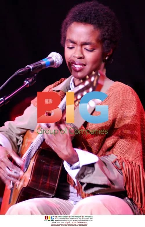 Lauryn Hill Performing at Smokin Grooves Tour 2002