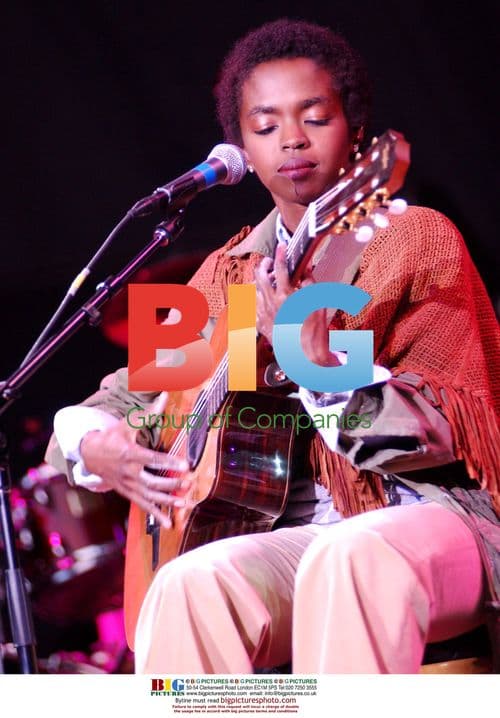 Lauryn Hill Performing at Smokin Grooves Tour 2002