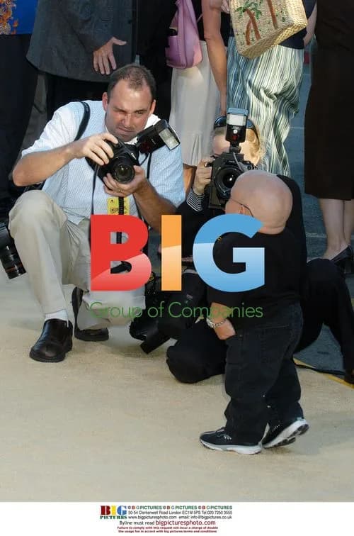 Verne Troyer at 'Austin Powers' premiere