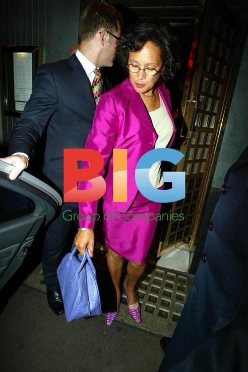 Morgan Freeman and Wife Leave London Restaurant