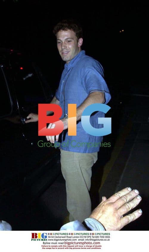 Ben Affleck Sneaks Out of J.Lo's Trailer