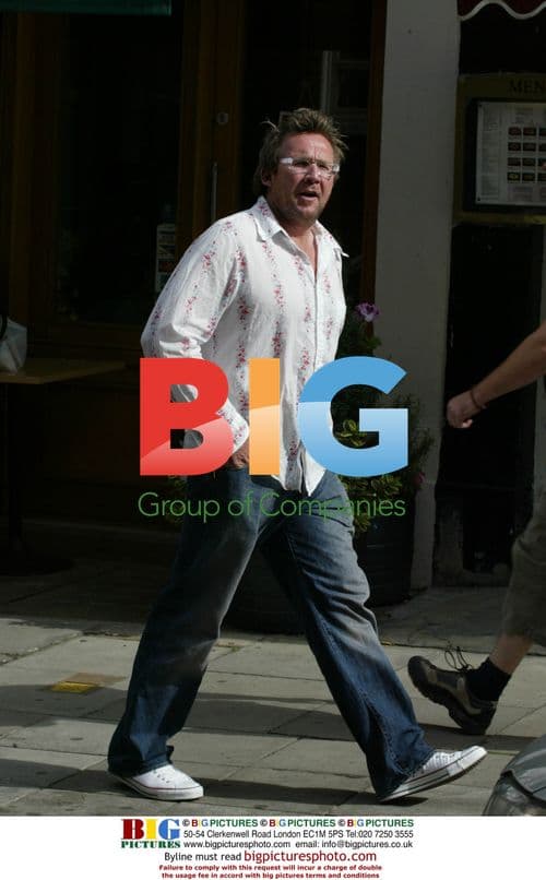 Big Brother 3's Sandy Cumming at London Pub