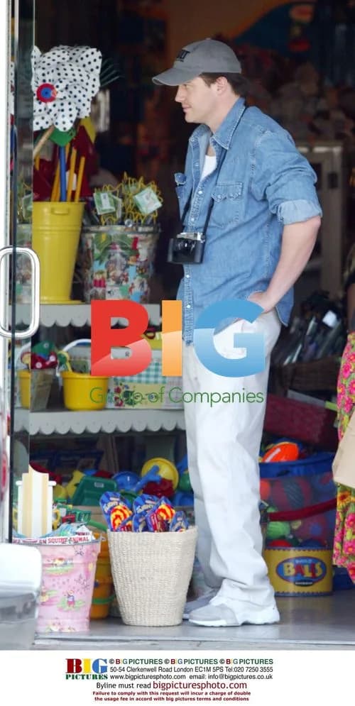 Brendan Fraser and Afton Smith Enjoy Family Outing