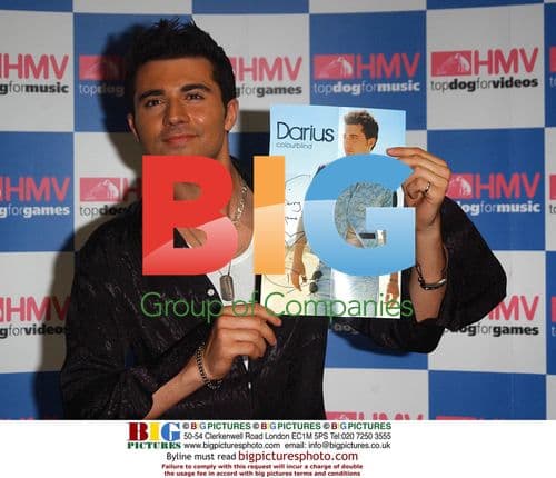 DARIUS PROMOTES NEW SINGLE AT HMV OXFORD STREET