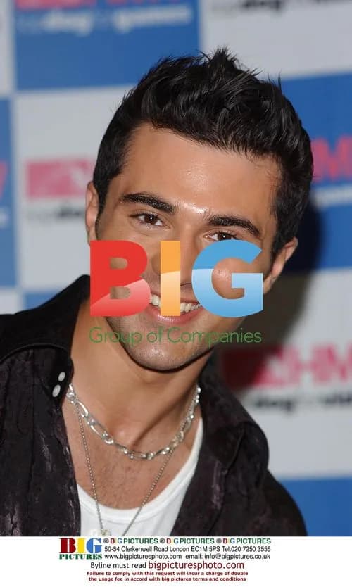 Darius promotes new single at HMV