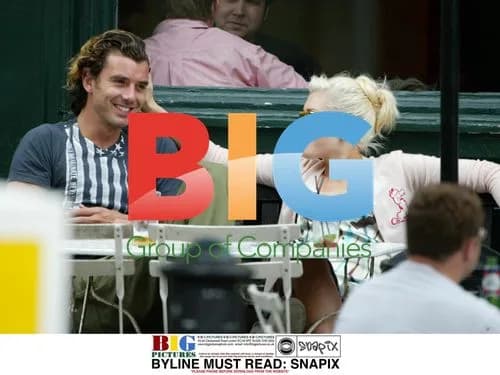 Gwen Stefani and Gavin Rossdale with dog