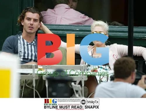 Gwen Stefani and Gavin Rossdale Walk Dog