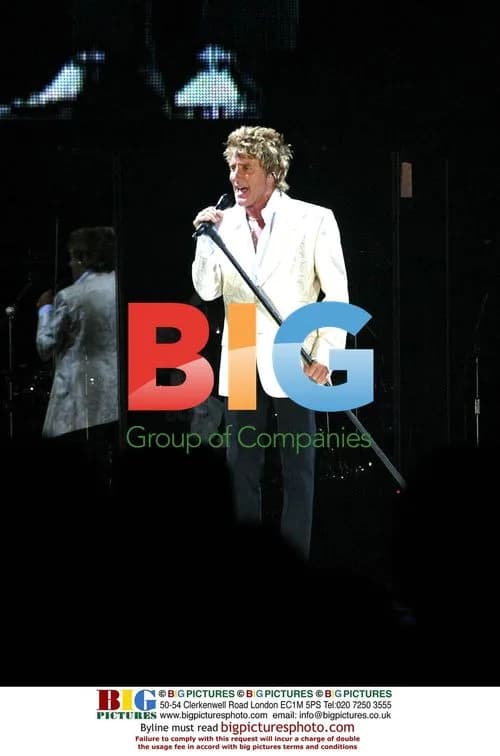 Rod Stewart Performs in London with Penny Lancaster