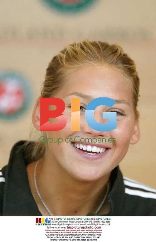 Anna Kournikova plays tennis at French Open