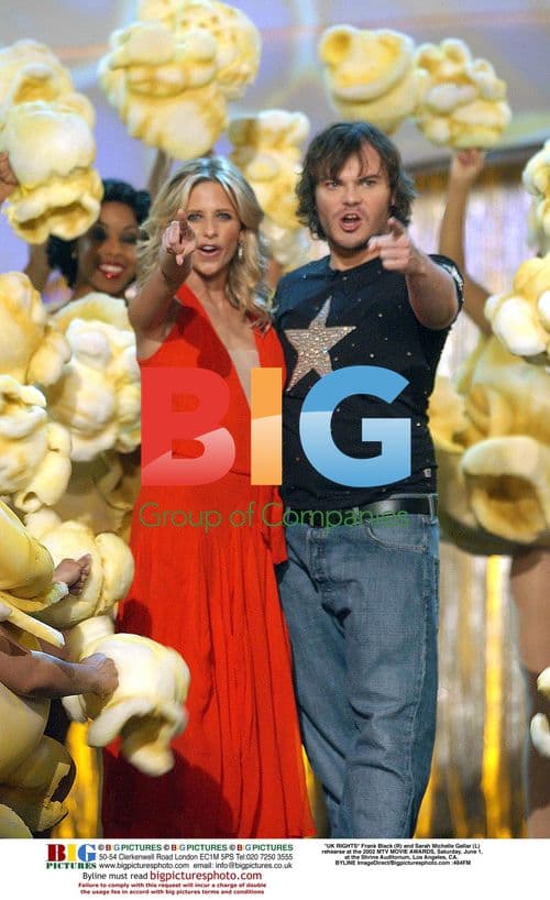 Frank Black and Sarah Michelle Gellar rehearse