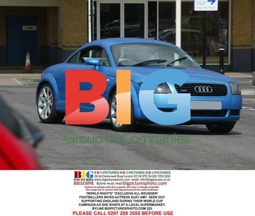 FOOTBALLERS WIVES ACTRESS SUZY AMY SHOPS