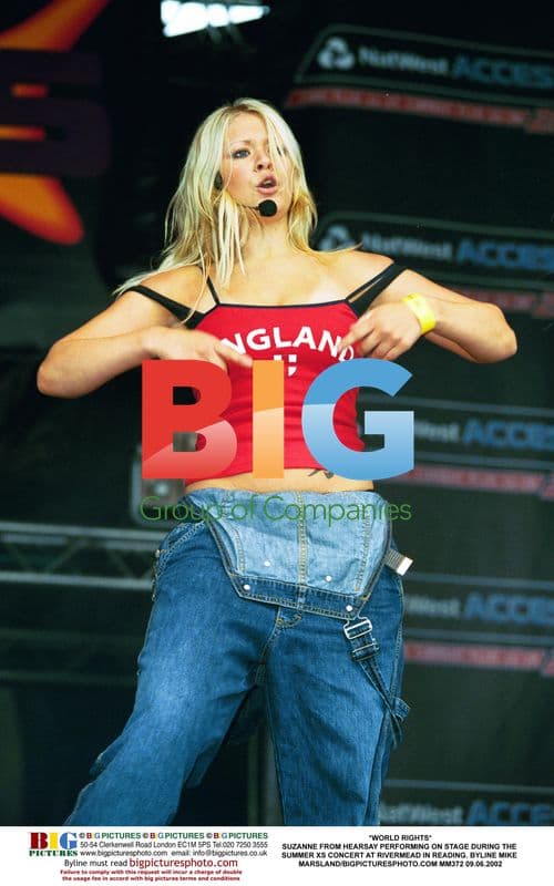 Suzanne of Hearsay Performing at Summer XS Concert