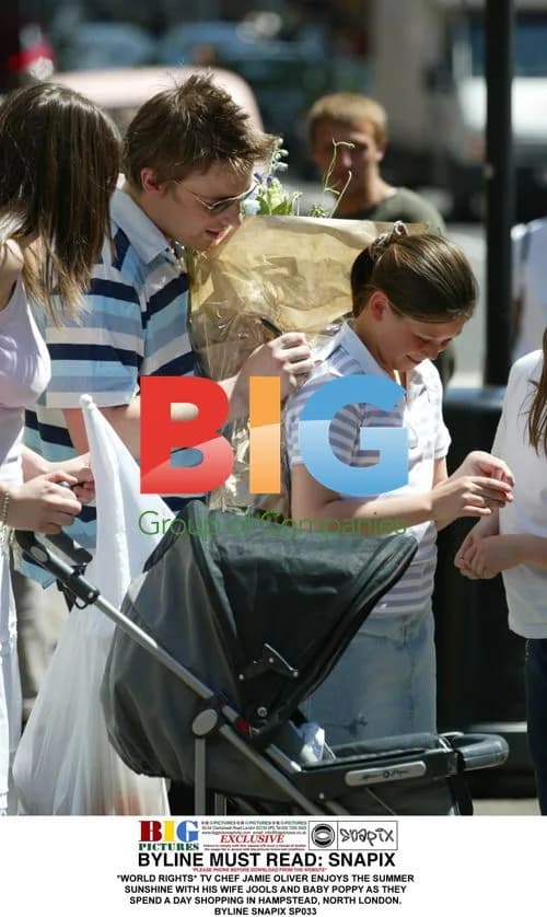 Jamie Oliver and Family Shopping in Hampstead