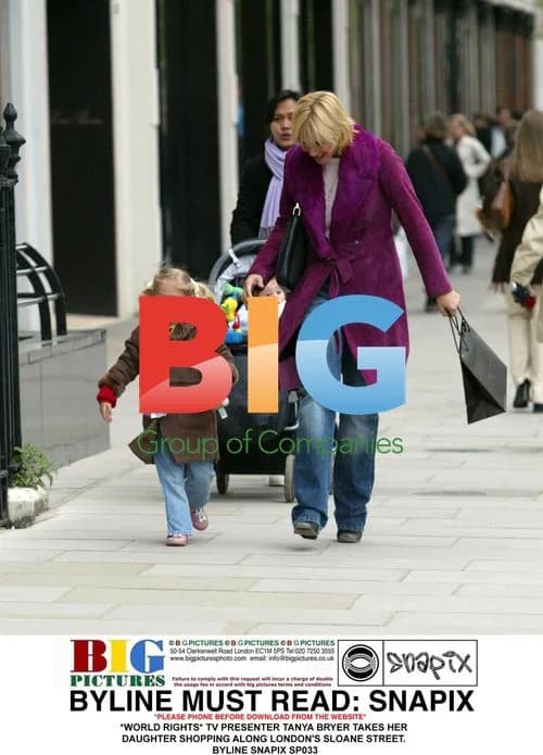 TV Presenter Tanya Bryer Shopping in London