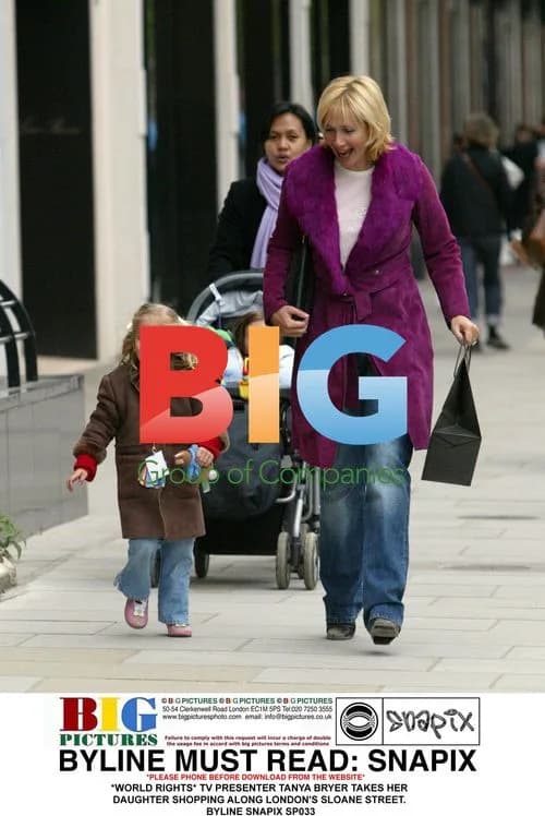 Tanya Bryer Goes Shopping with Daughter