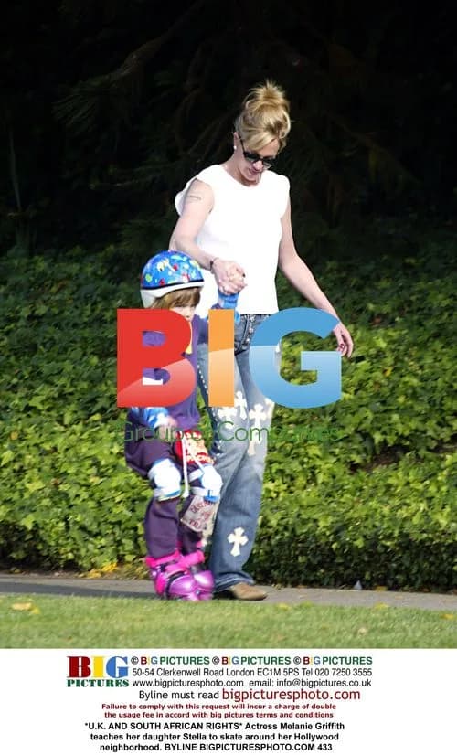 Melanie Griffith teaches daughter Stella to skate