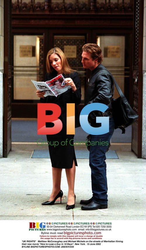 Five celebrities at an awards show event