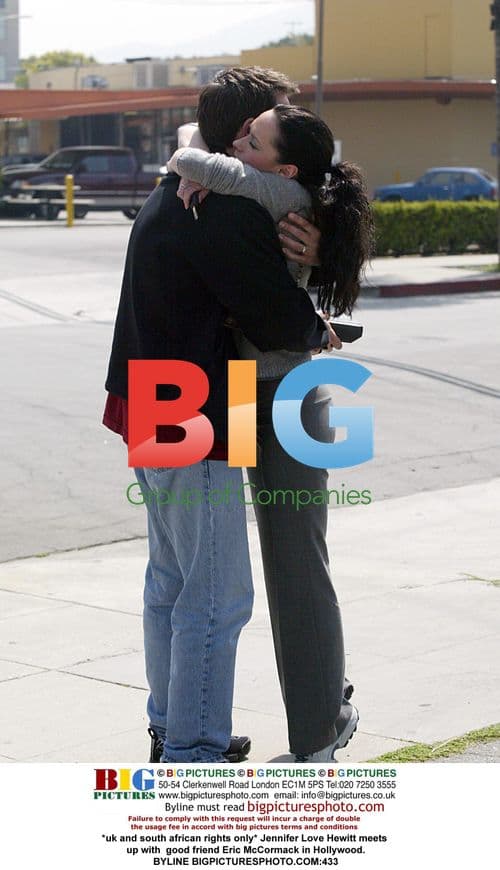 Jennifer Love Hewitt meets Eric McCormack