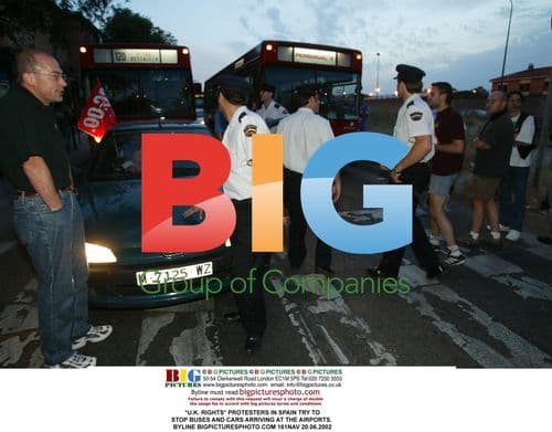 Protesters in Spain try to stop airport arrivals