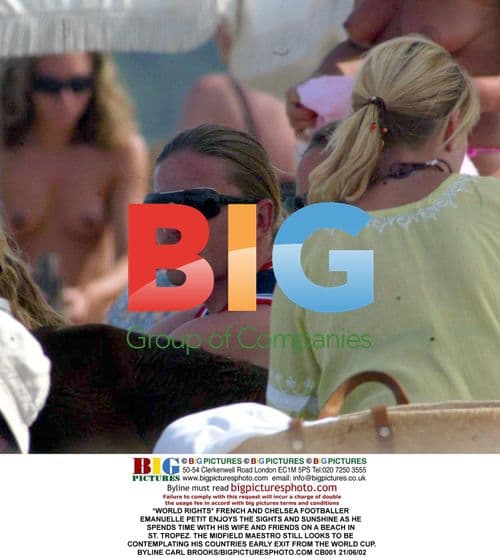 Emanuelle Petit enjoys beach day with wife in St. Tropez