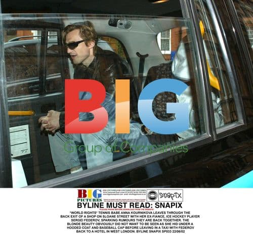 Anna Kournikova Leaves Shop with Sergei Federov