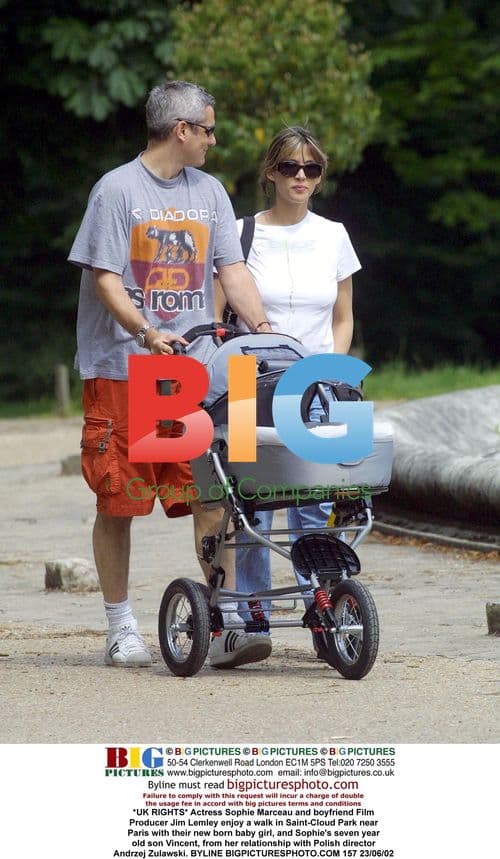 Sophie Marceau and Jim Lemley in Paris Park
