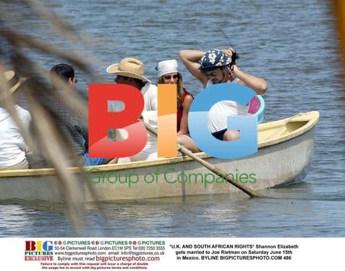 Shannon Elizabeth marries Joe Rietman in Mexico