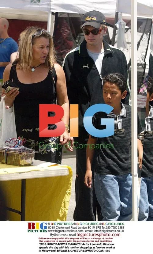 Leonardo DiCaprio shops with mother at Hollywood farmers market