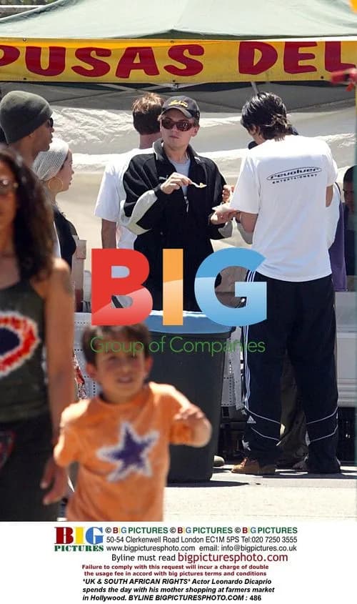 Leonardo DiCaprio shops with mother in Hollywood