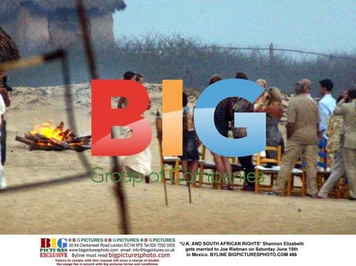 Shannon Elizabeth marries Joe Rietman