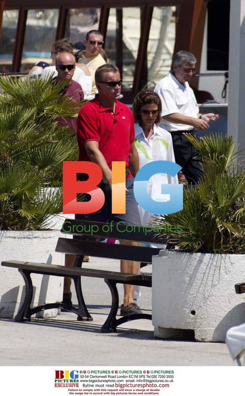 Queen of Sweden Leaves Boat After Breakdown