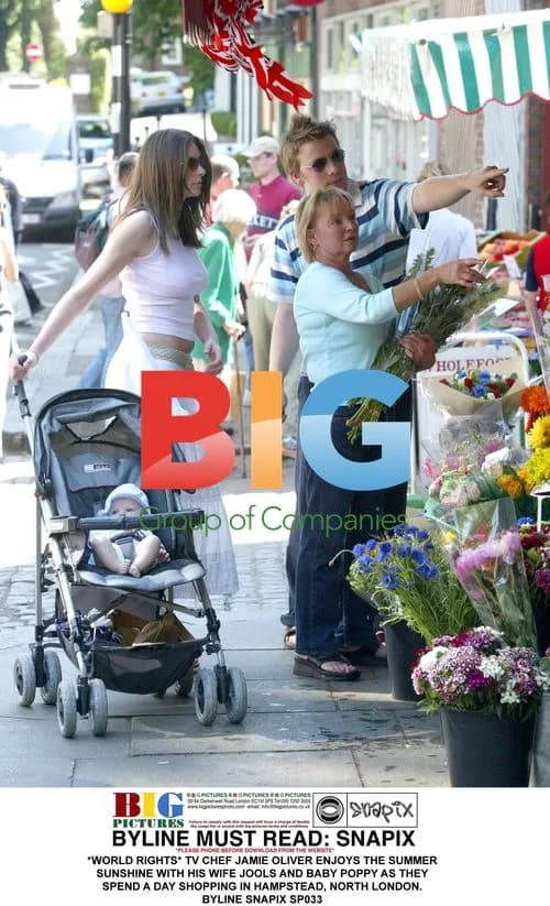 Jamie Oliver and Family Shopping in London