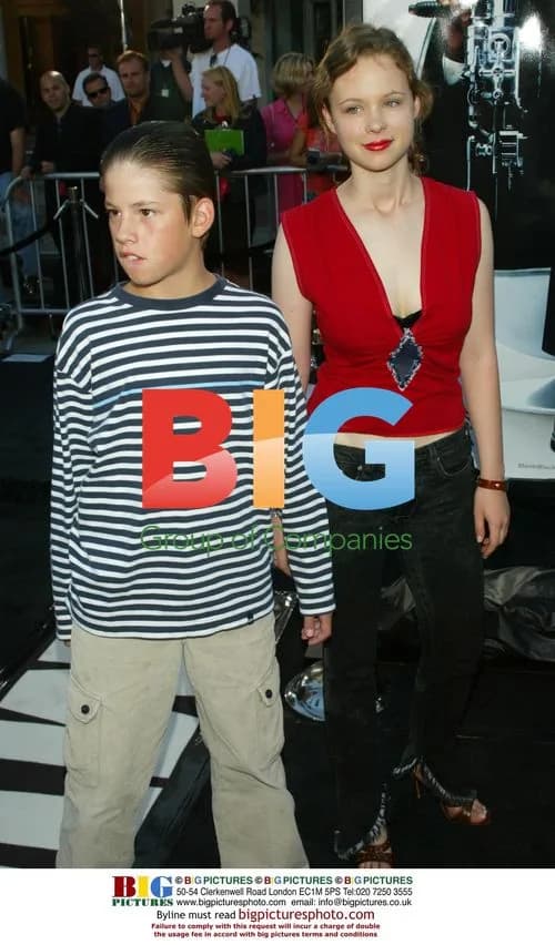 Thora Birch and Bolt at 'Men In Black 2' Premiere