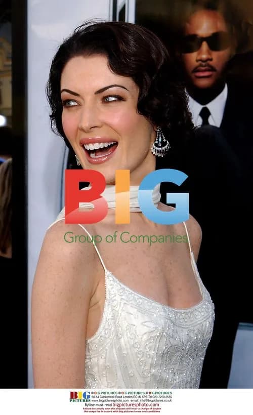 Lara Flynn Boyle at 'Men in Black II' Premiere