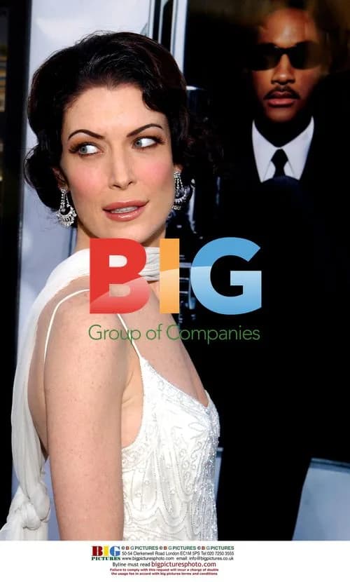 Lara Flynn Boyle at Men in Black II LA Premiere