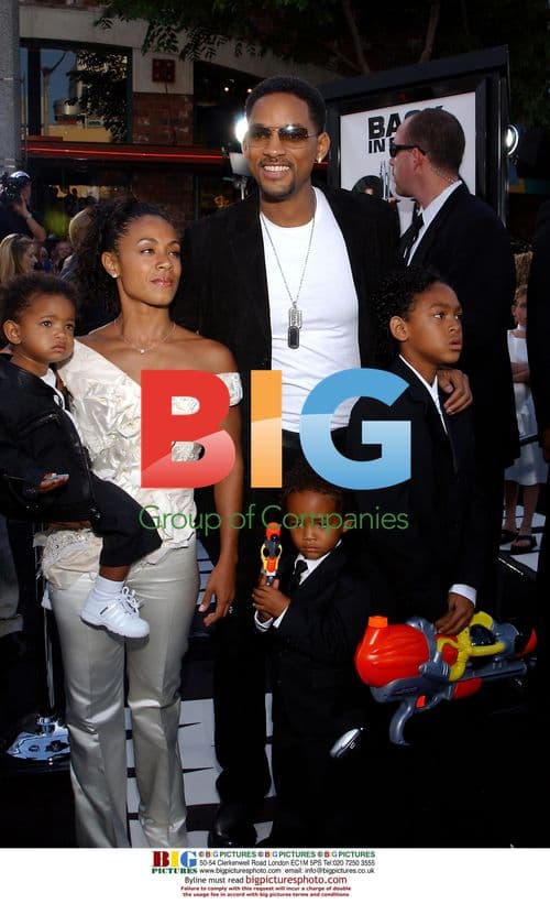 Smith Family Attends Men in Black II LA Premiere